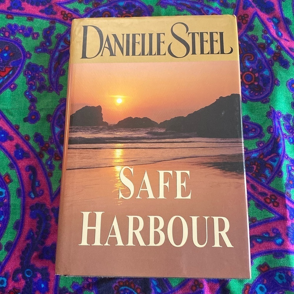 Safe Harbour Danielle Steel Hardcover Book 2003 Contemporary Romance Novel